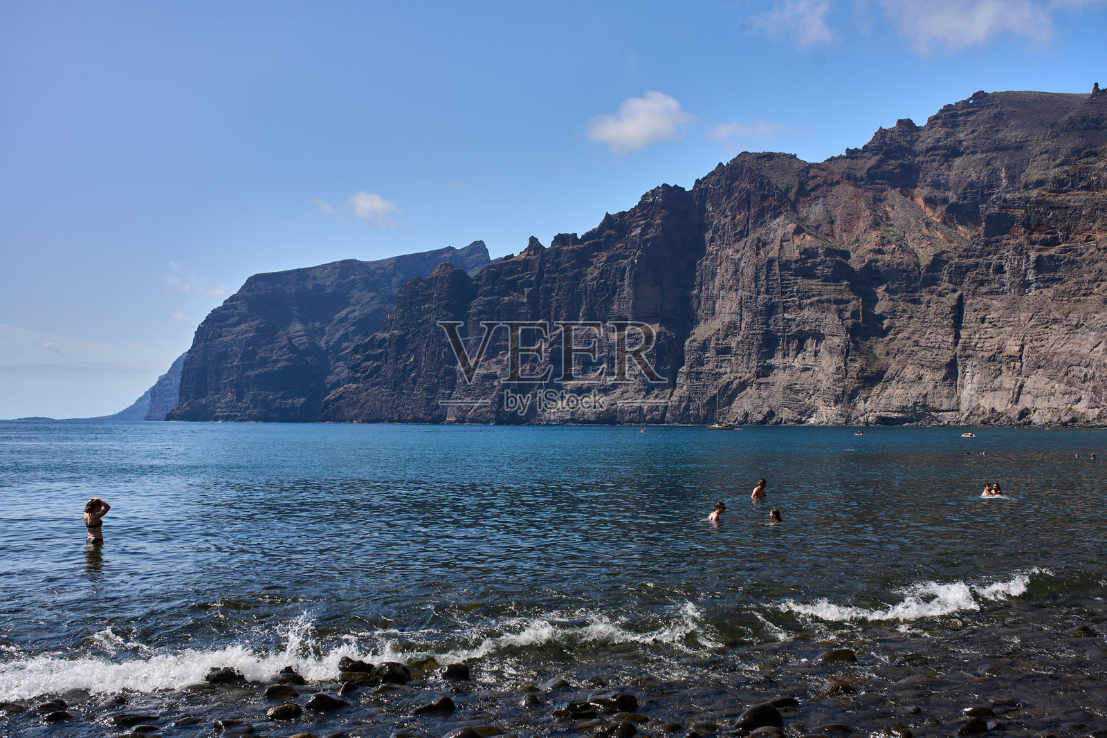 在吉奥斯海滩的浴客照片摄影图片