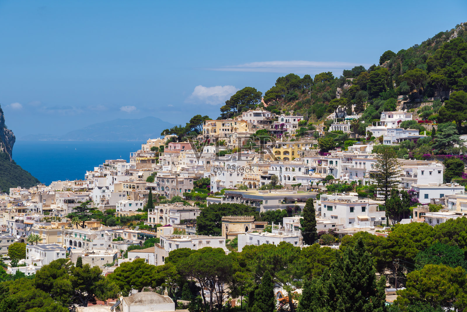 意大利卡普里岛令人惊叹的风景与生动的建筑。照片摄影图片