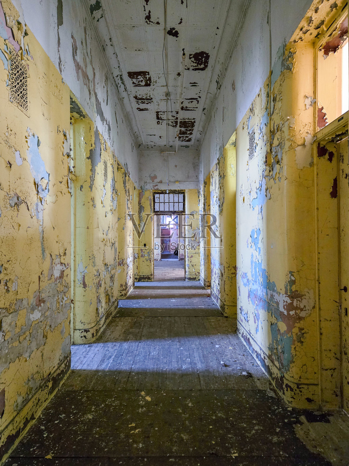 废弃的水牛州精神病院内部照片摄影图片