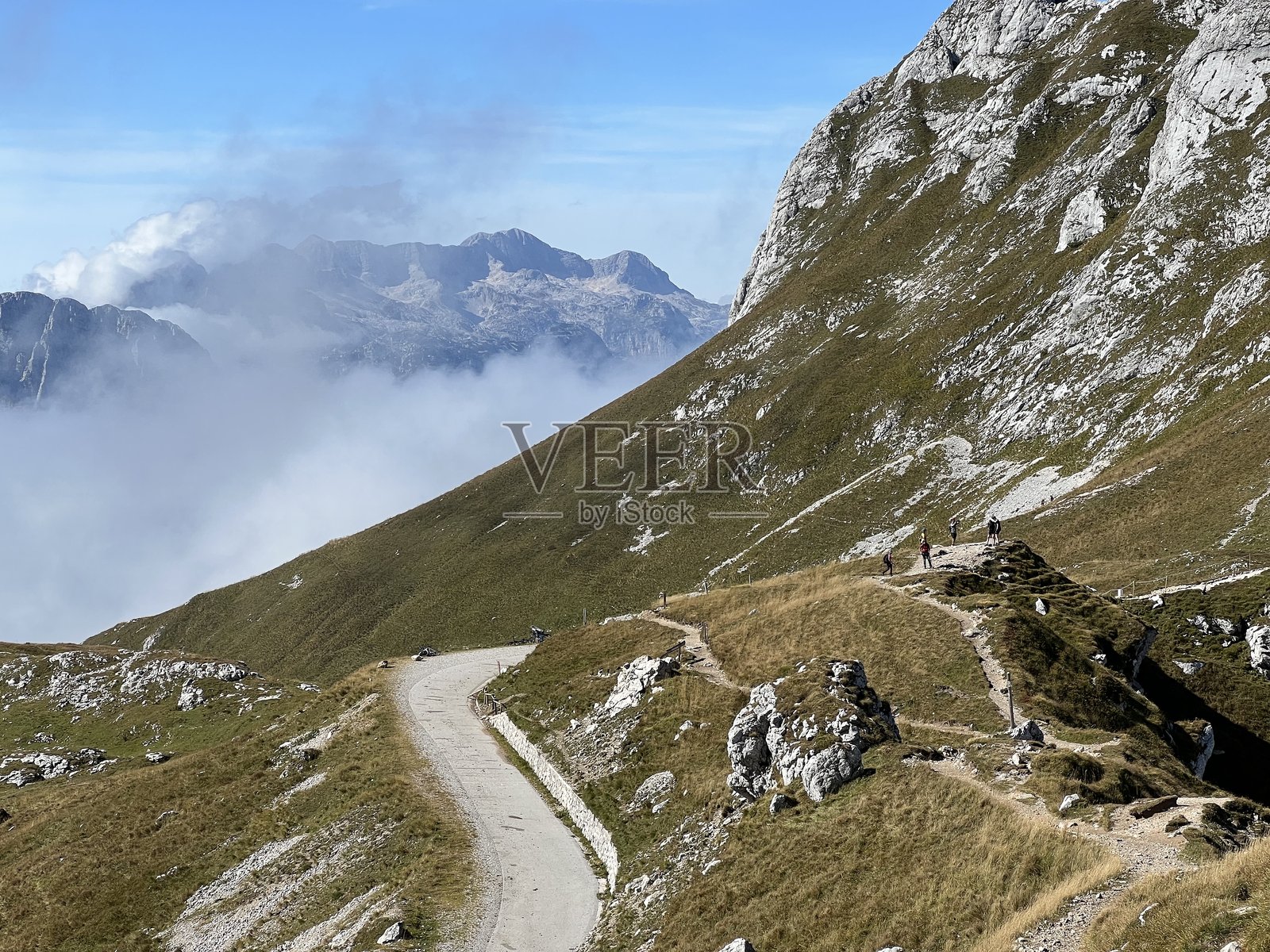 朱利安阿尔卑斯山的Mangart鞍部，斯特尔梅茨纳普雷德卢（特里格拉夫国家公园，斯洛文尼亚）照片摄影图片
