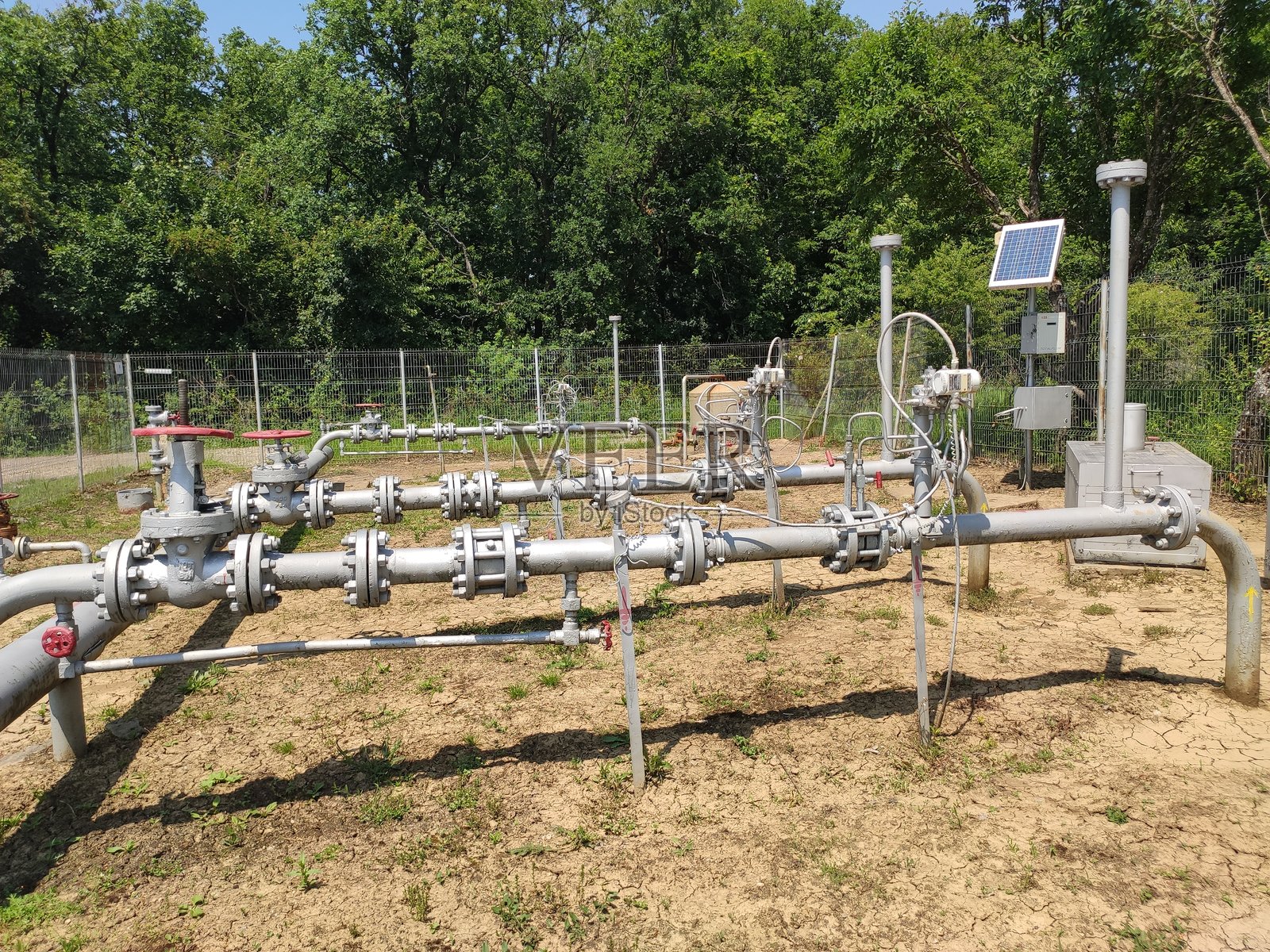 罗马尼亚的天然气处理和提取设施，水力压裂研究照片摄影图片