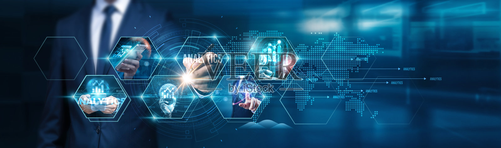 商人利用分析推动业务增长，了解客户行为，优化产品供应，改善决策过程，提高盈利能力，利用数据洞察。照片摄影图片