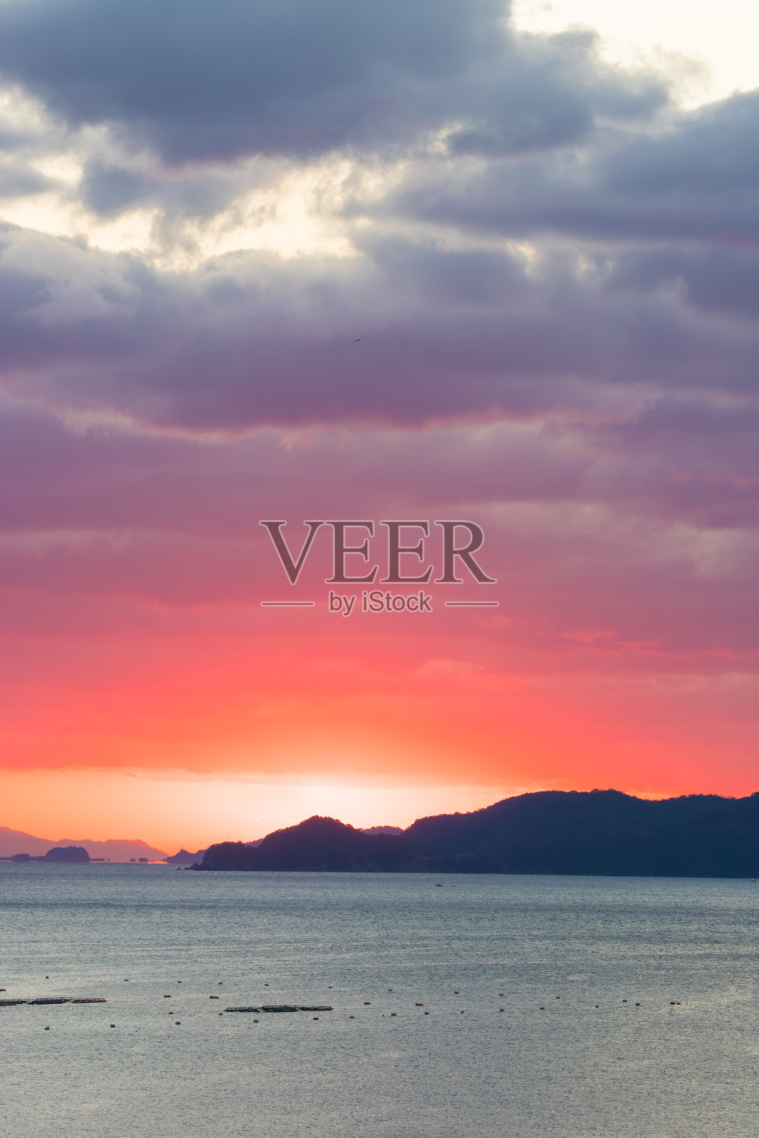 海上日出从高处俯瞰照片摄影图片