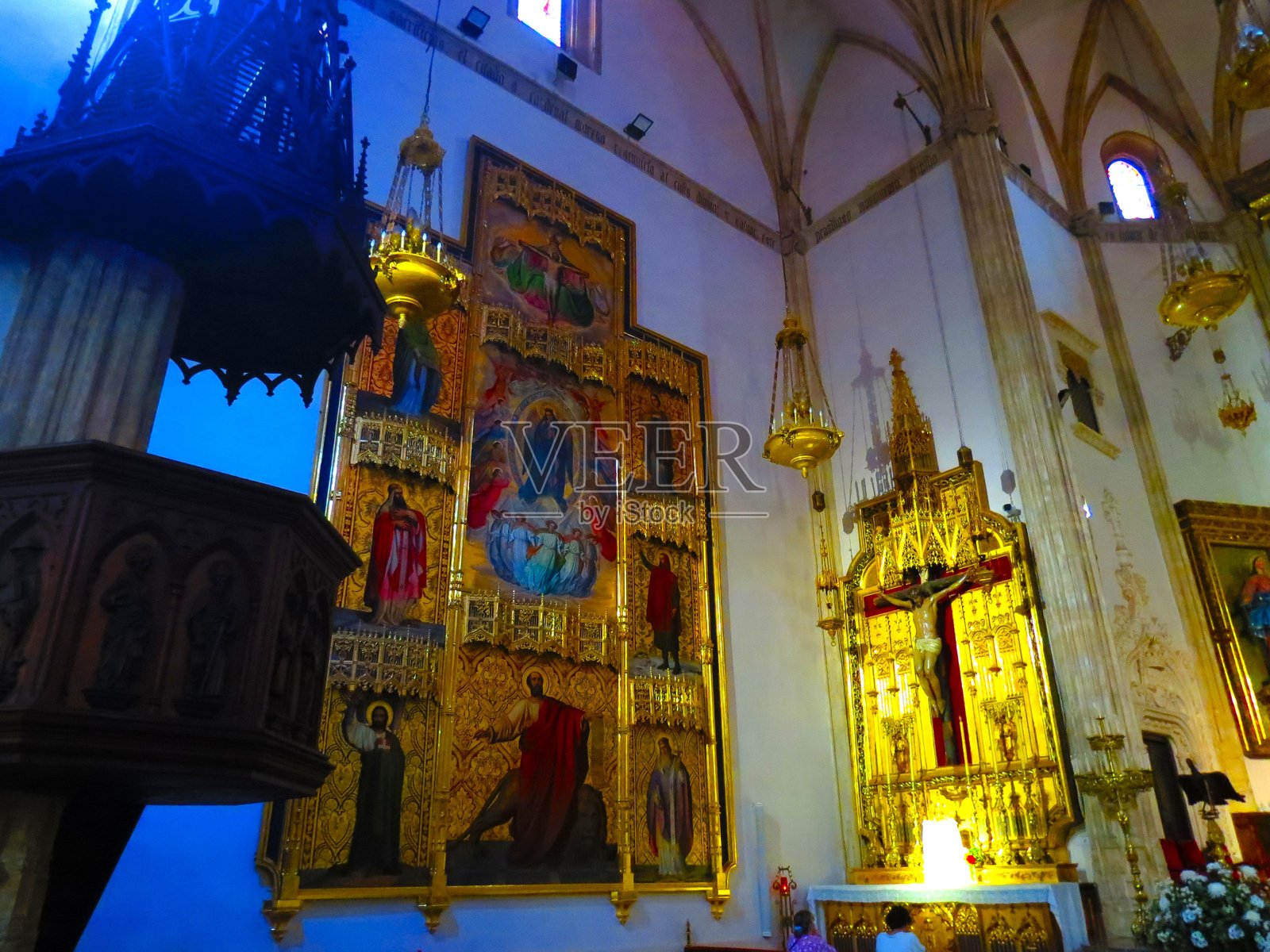 西班牙马德里圣杰罗姆皇家教堂。照片摄影图片