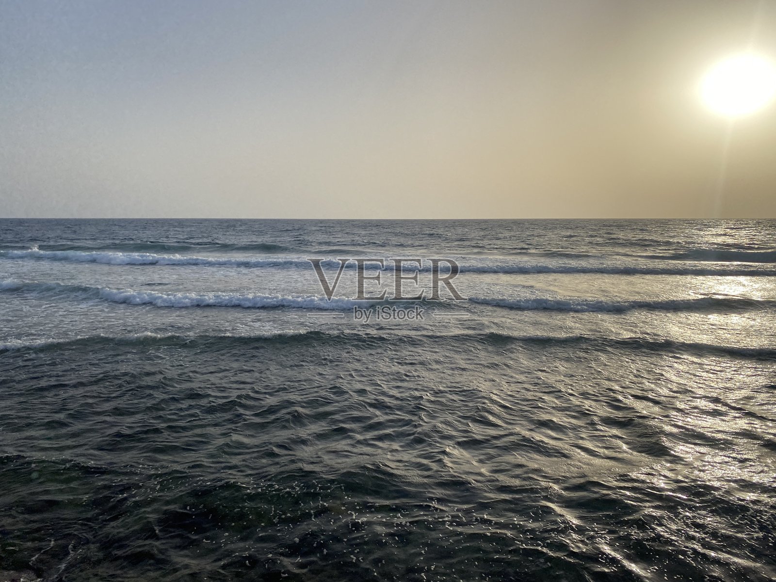 海洋的海浪照片摄影图片