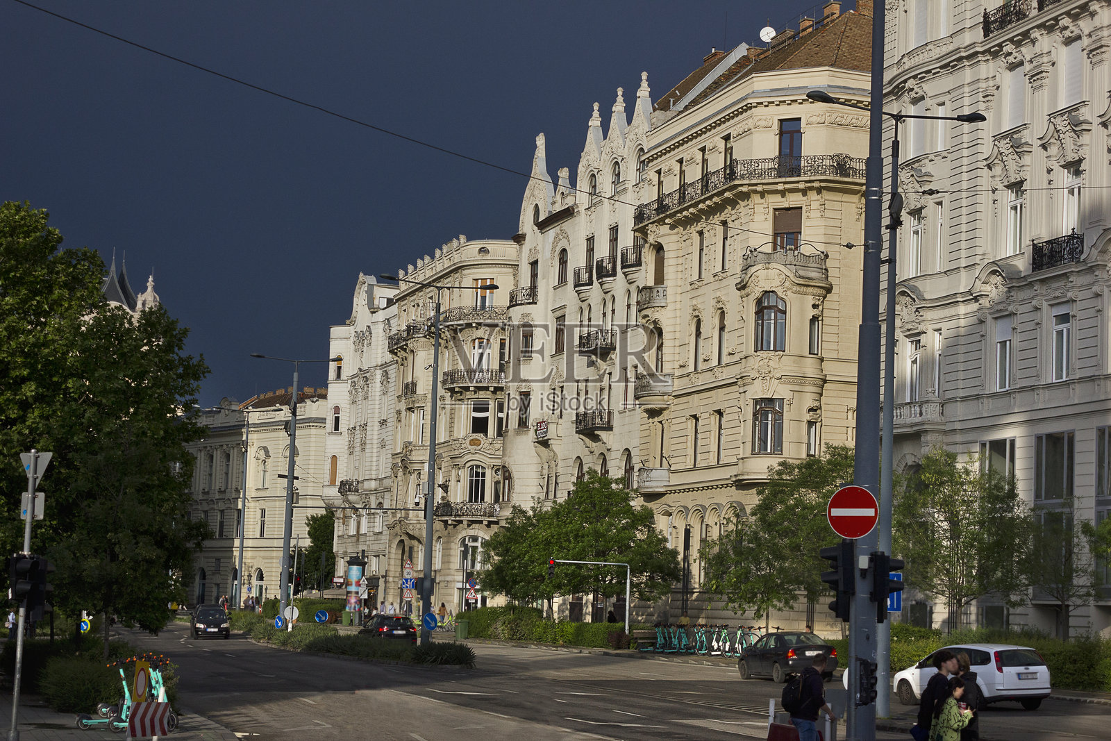 布达佩斯市中心的老房子照片摄影图片