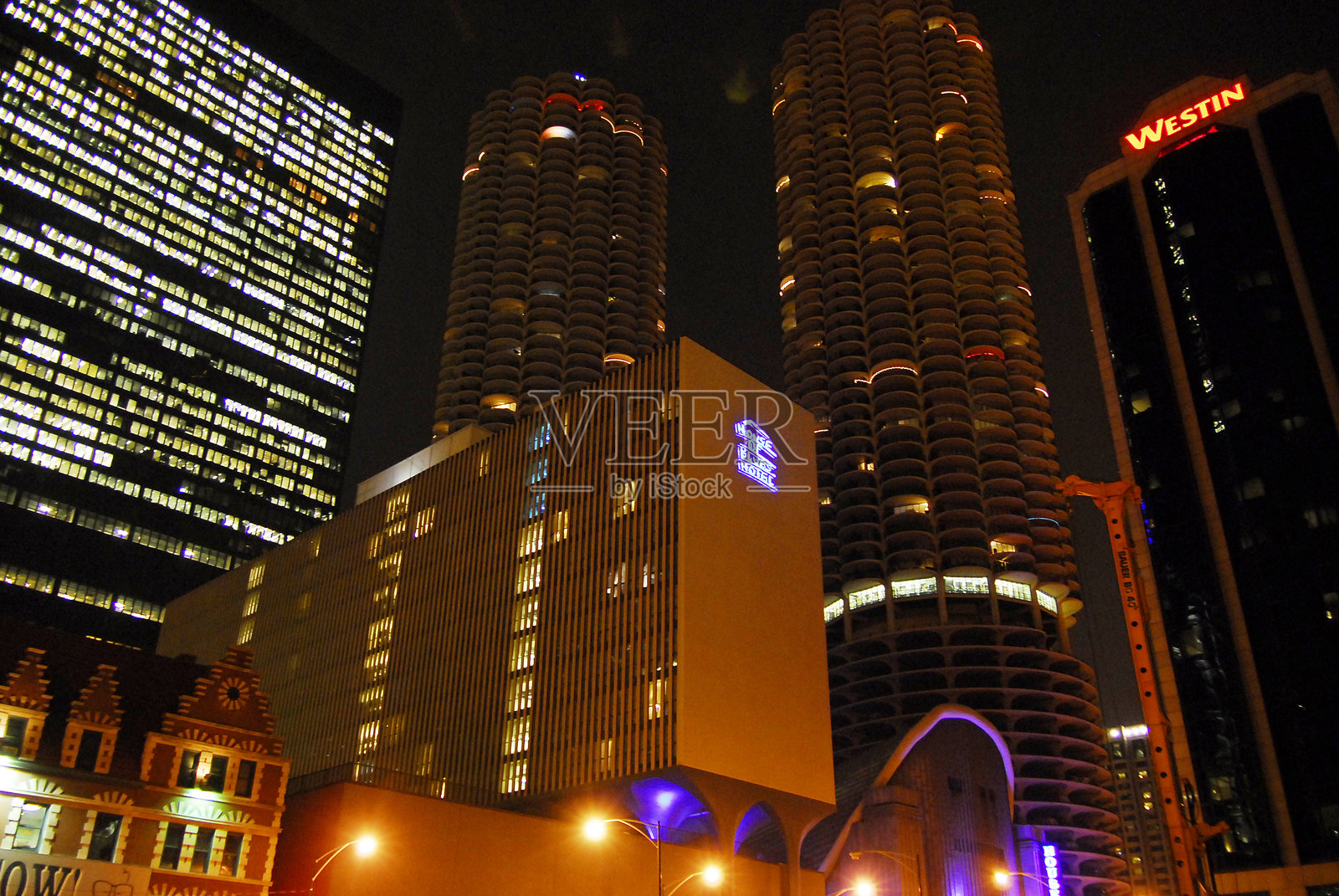 蓝调之家夜景照片摄影图片