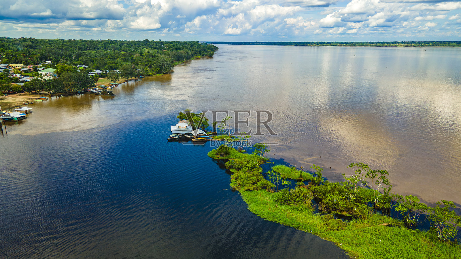 亚马逊地区的莱蒂西亚鸟瞰图照片摄影图片