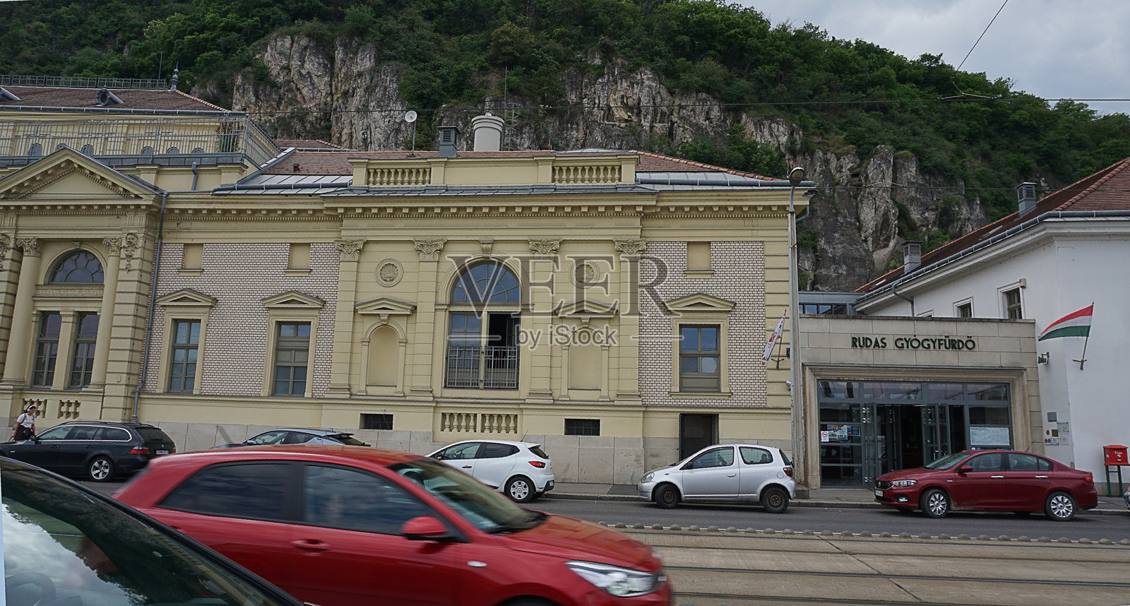 布达佩斯的鲁达斯温泉浴场照片摄影图片
