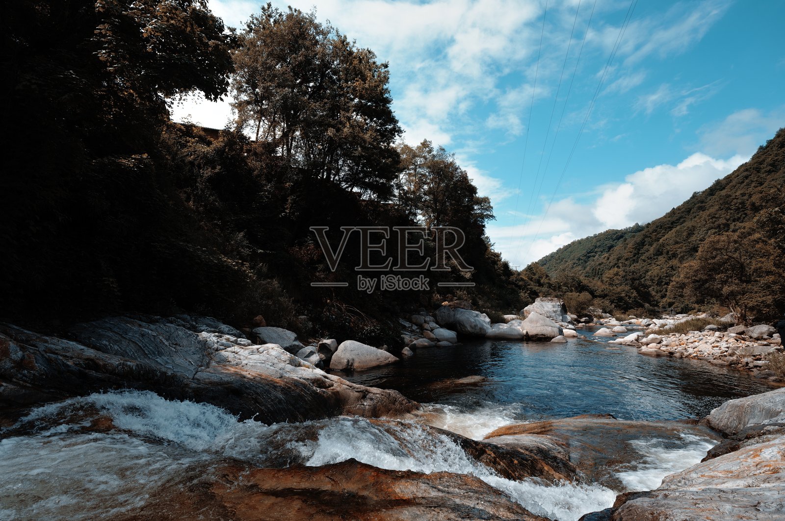 九池坝。九池坝位于阳县毛坪镇。照片摄影图片