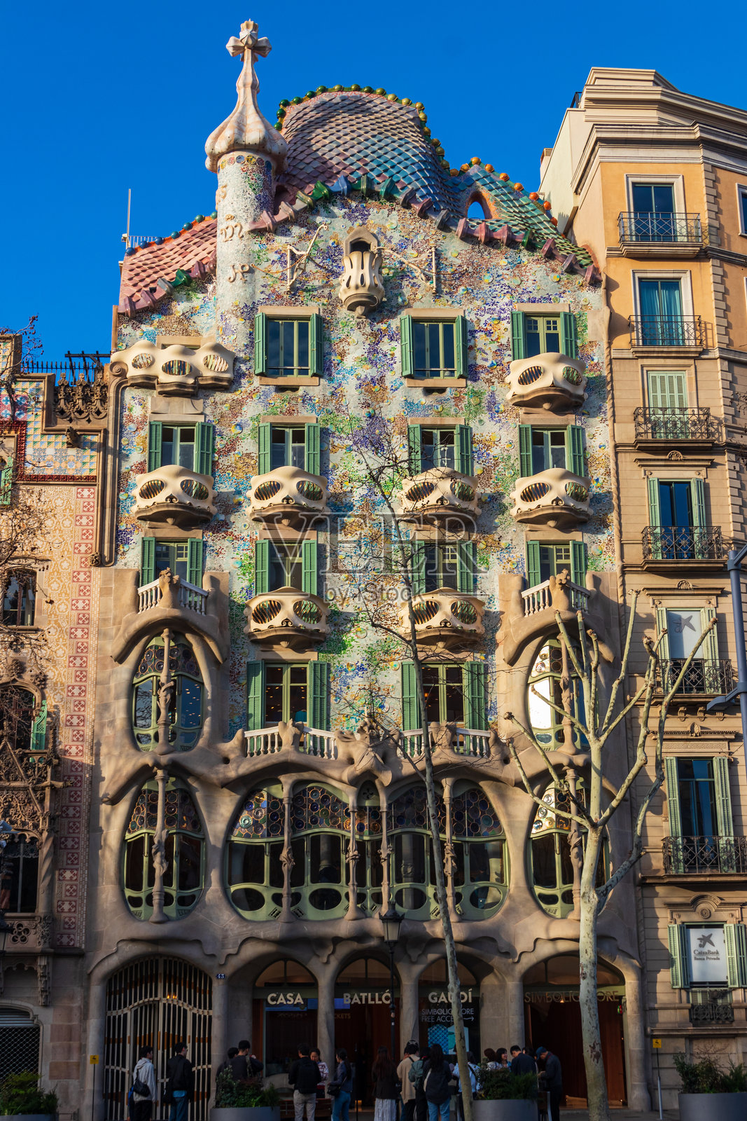 西班牙巴塞罗那安东尼·高迪设计的巴特罗之家外观照片摄影图片