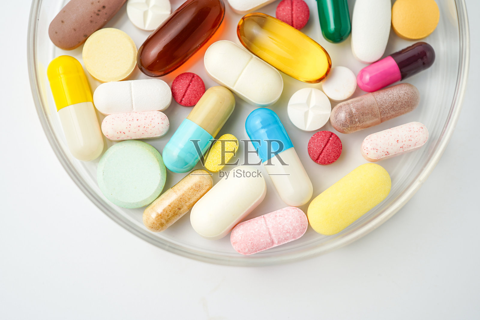 维生素补充剂胶囊，软胶囊，鱼油，Omega-3，维生素E照片摄影图片