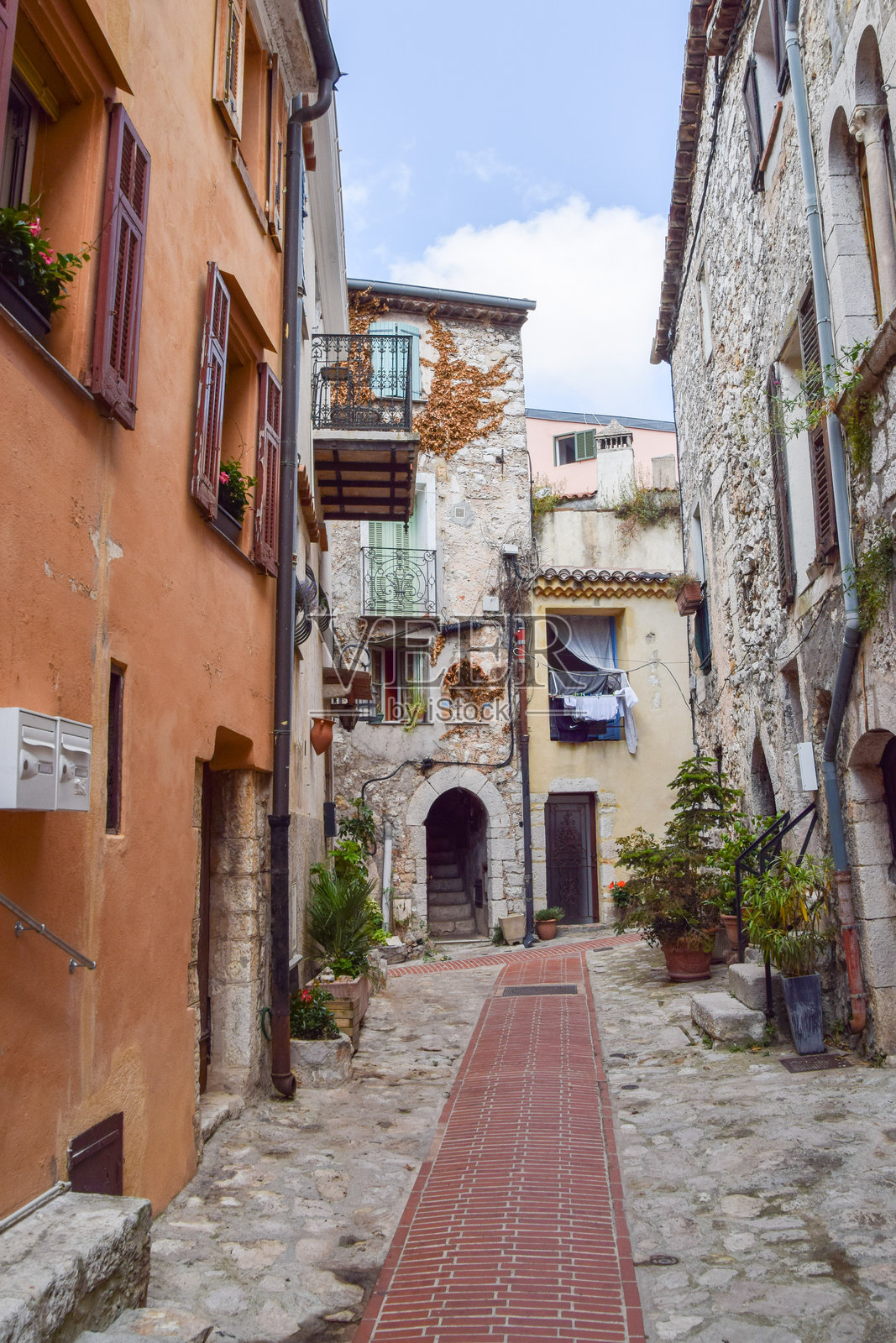 法国南部的拉图尔比村庄照片摄影图片