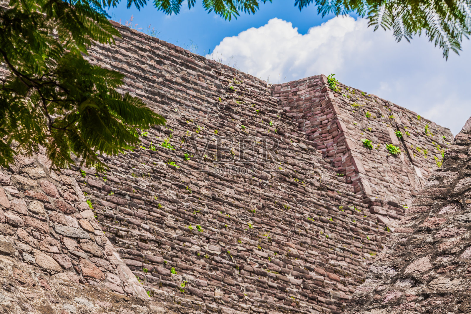 墨西哥州特拉尔内潘特拉的特纳尤卡金字塔。照片摄影图片