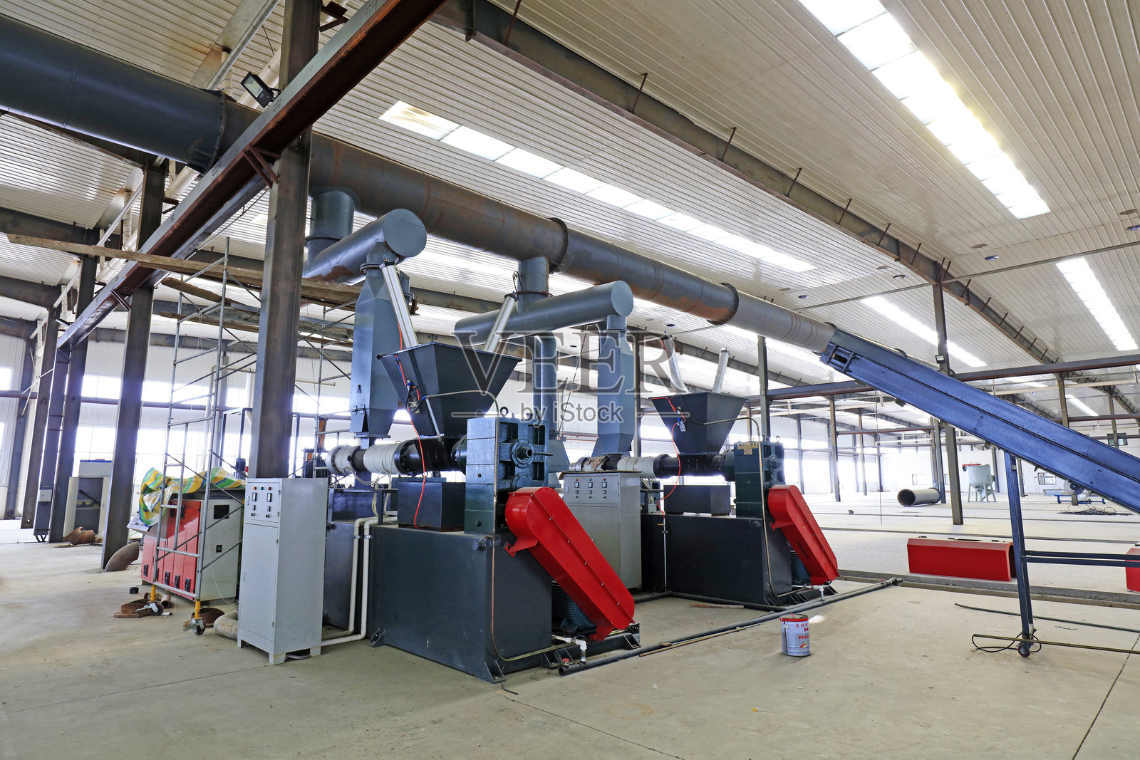 车间里的机械设备照片摄影图片