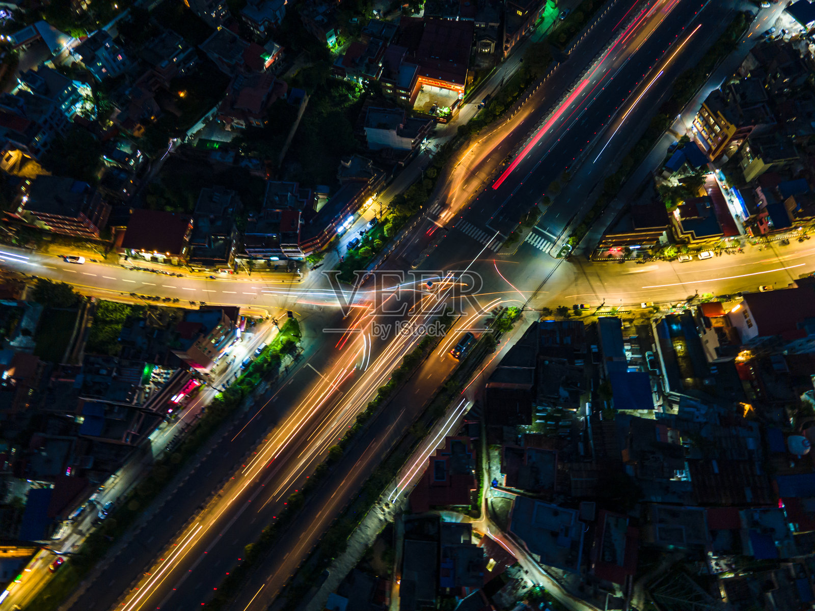 夜间环城高速公路的鸟瞰图照片摄影图片