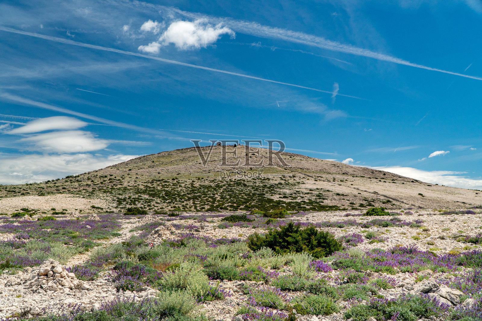 克罗地亚帕格岛的徒步路线。照片摄影图片