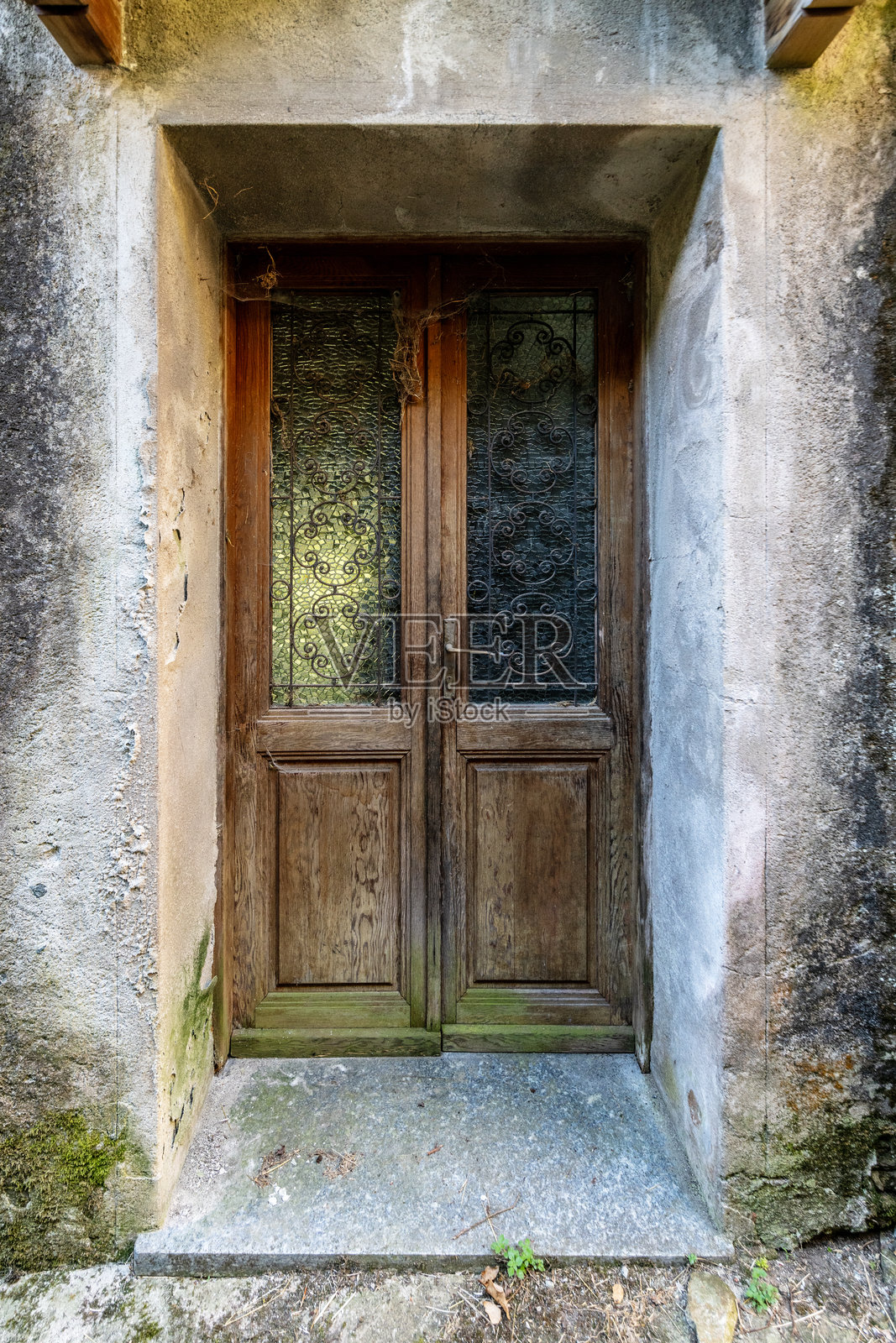 废弃房屋的门照片摄影图片