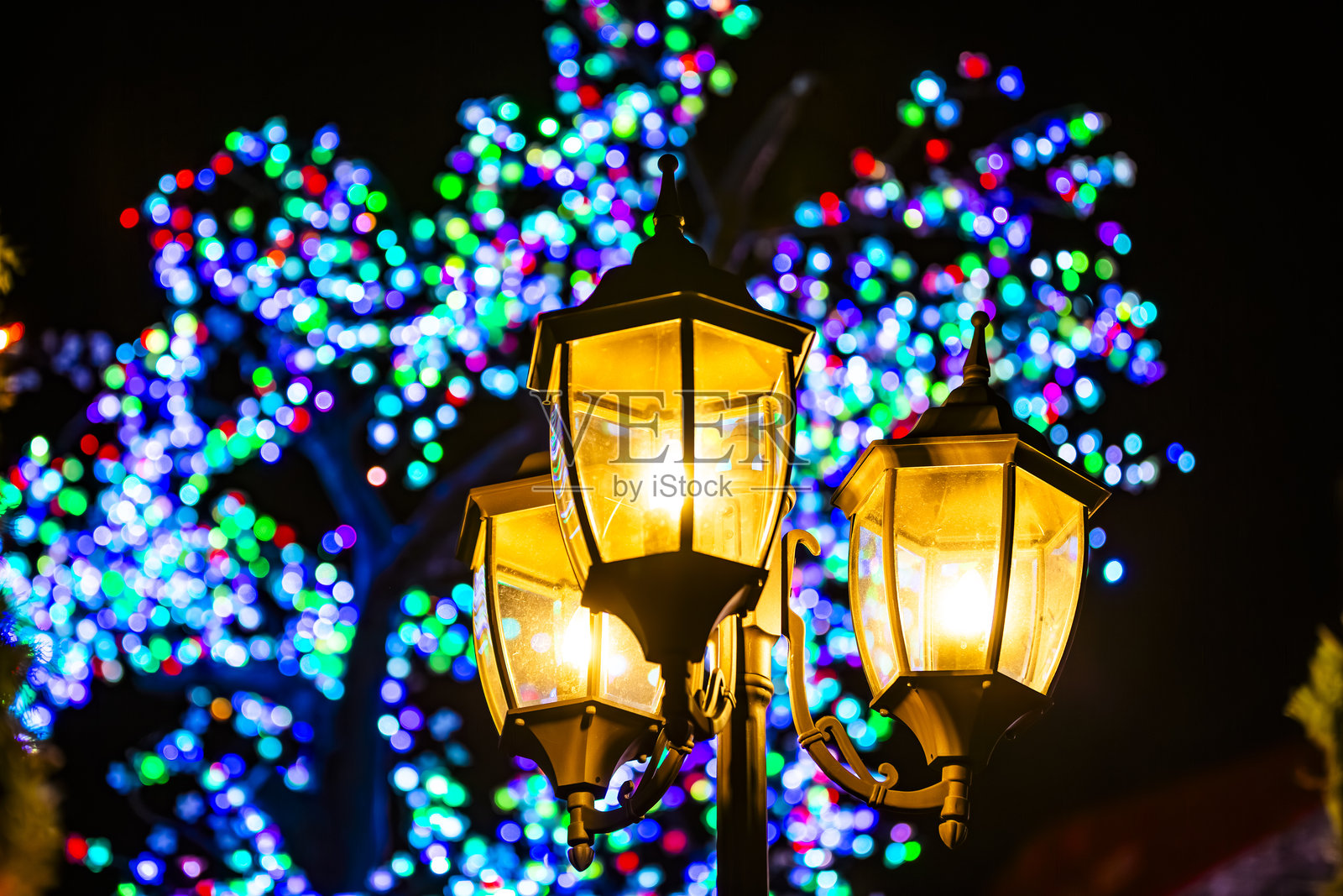 灯笼和圣诞灯饰照片摄影图片