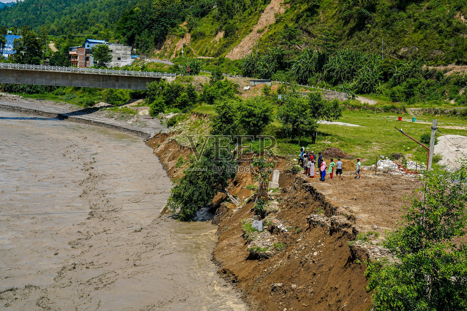 尼泊尔拉苏瓦加迪洪水造成的破坏照片摄影图片