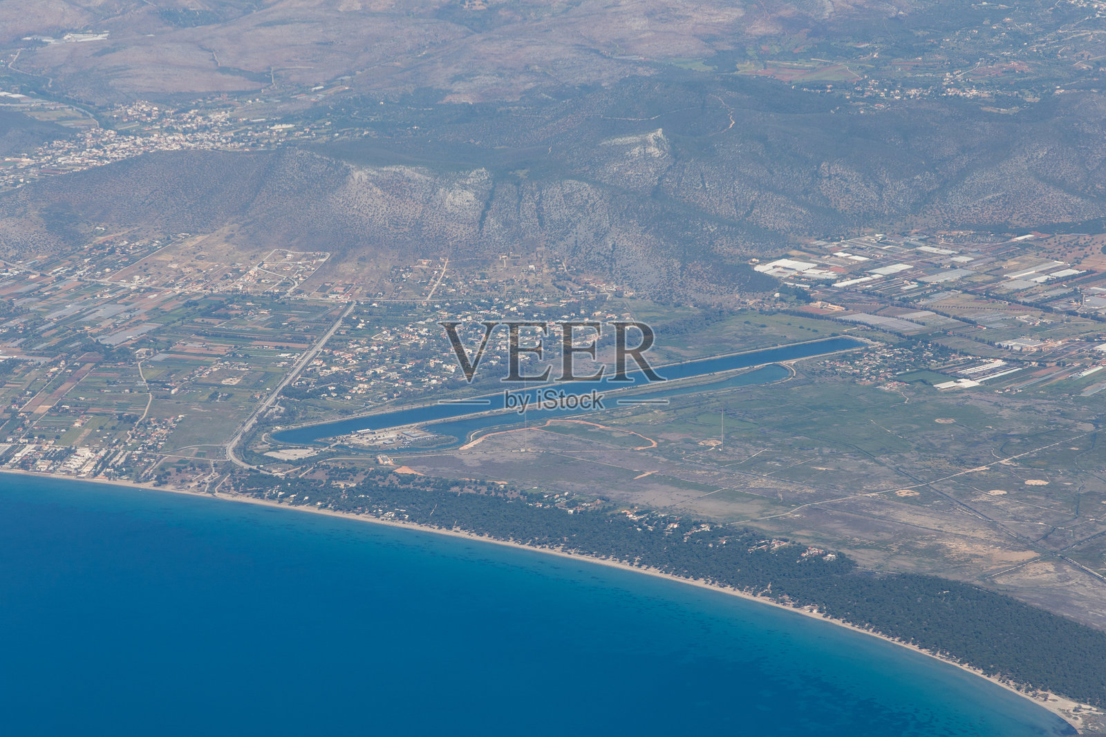 希腊海岸，从飞机上俯瞰照片摄影图片