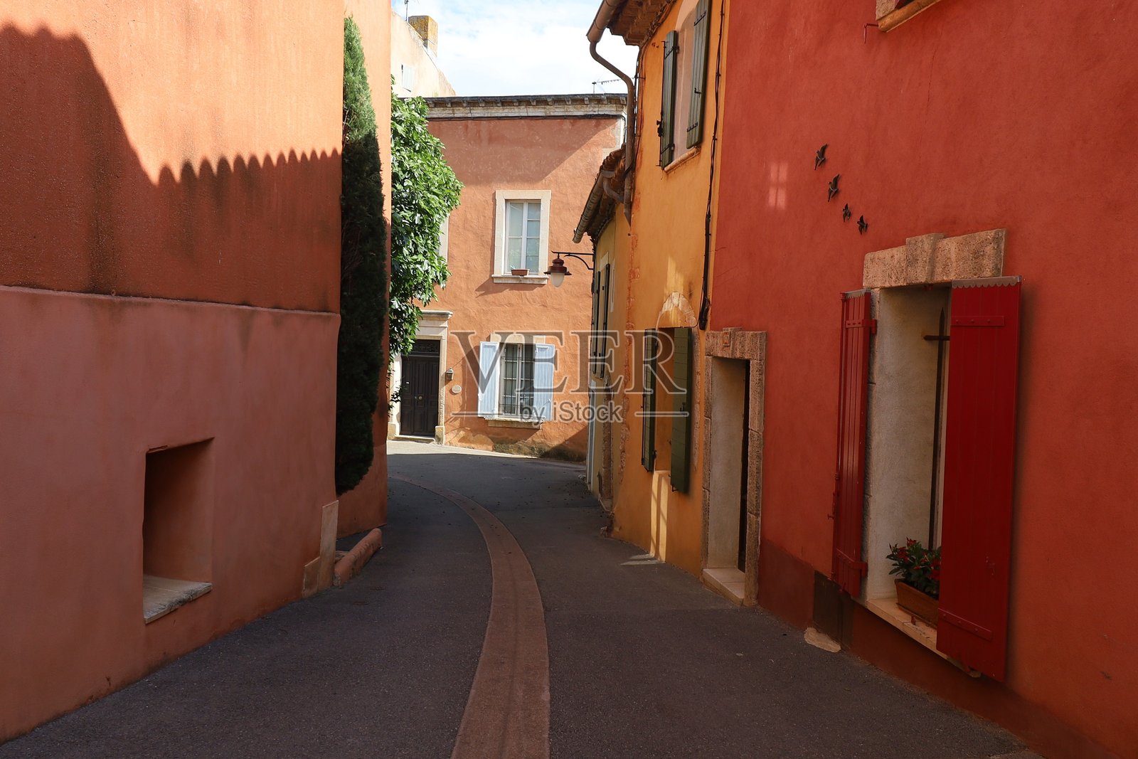鲁西永 - 典型街道照片摄影图片