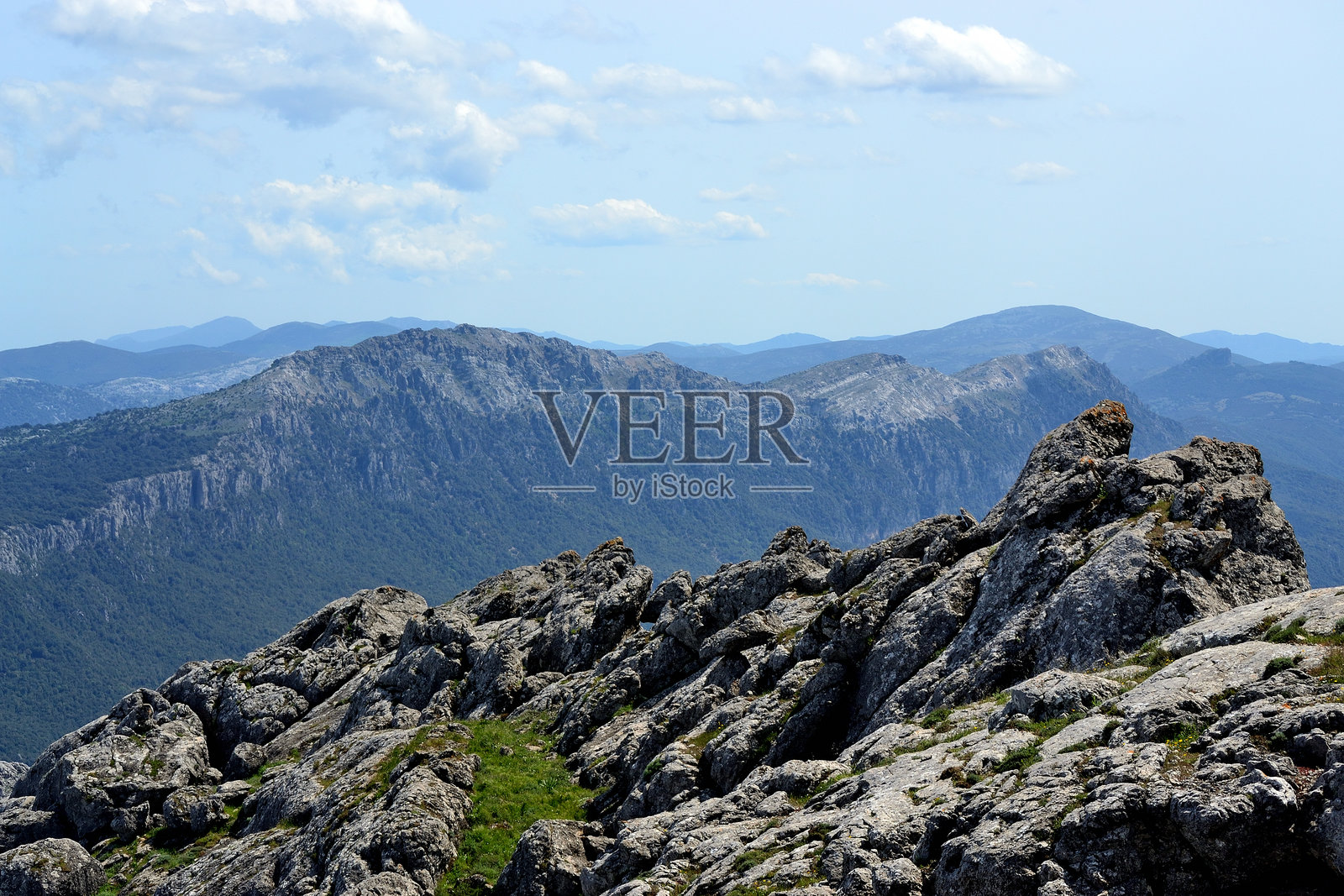在奥利耶纳的苏普拉蒙特徒步前往庞塔·科拉西照片摄影图片