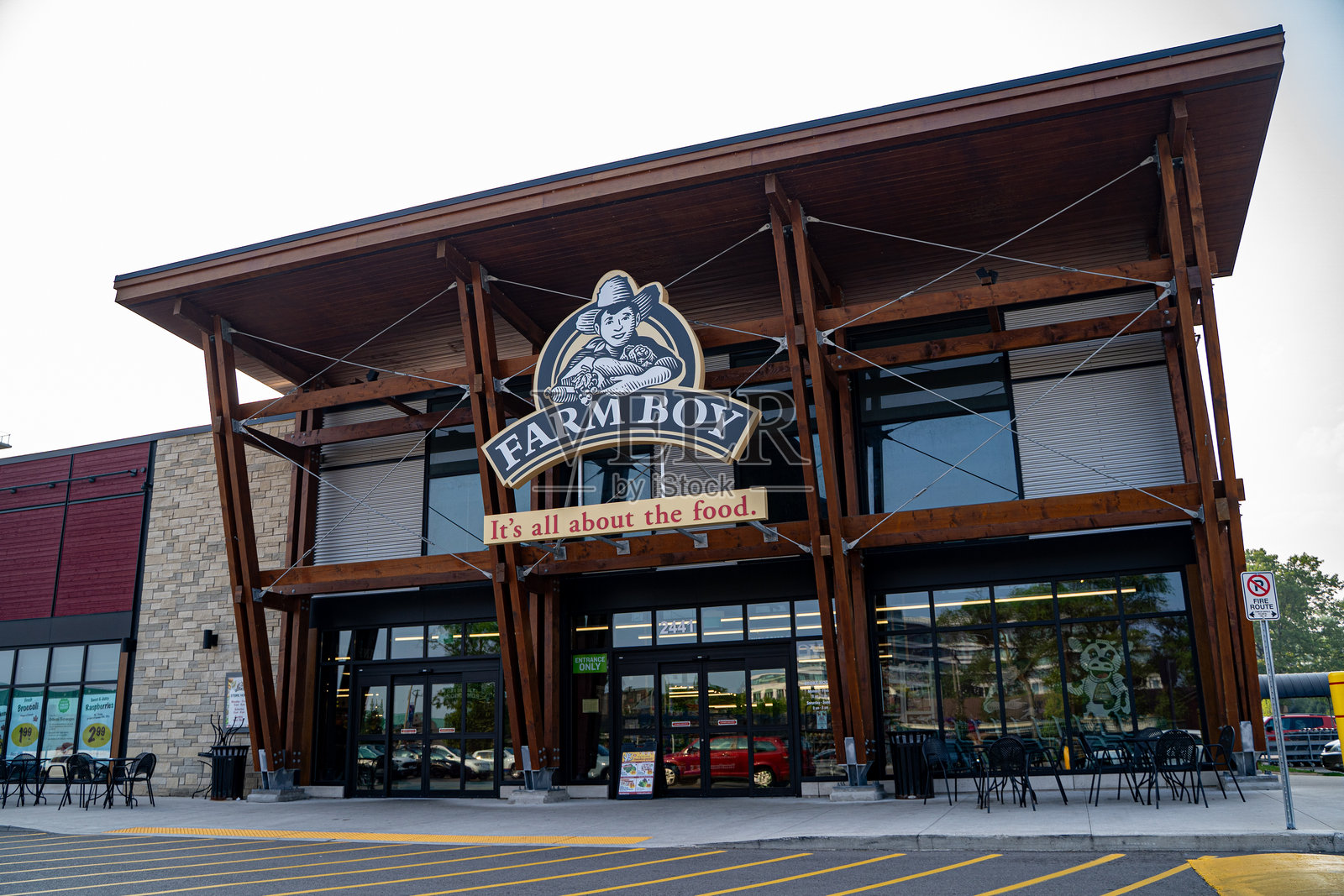 奥克维尔的Farm Boy商店外观。照片摄影图片