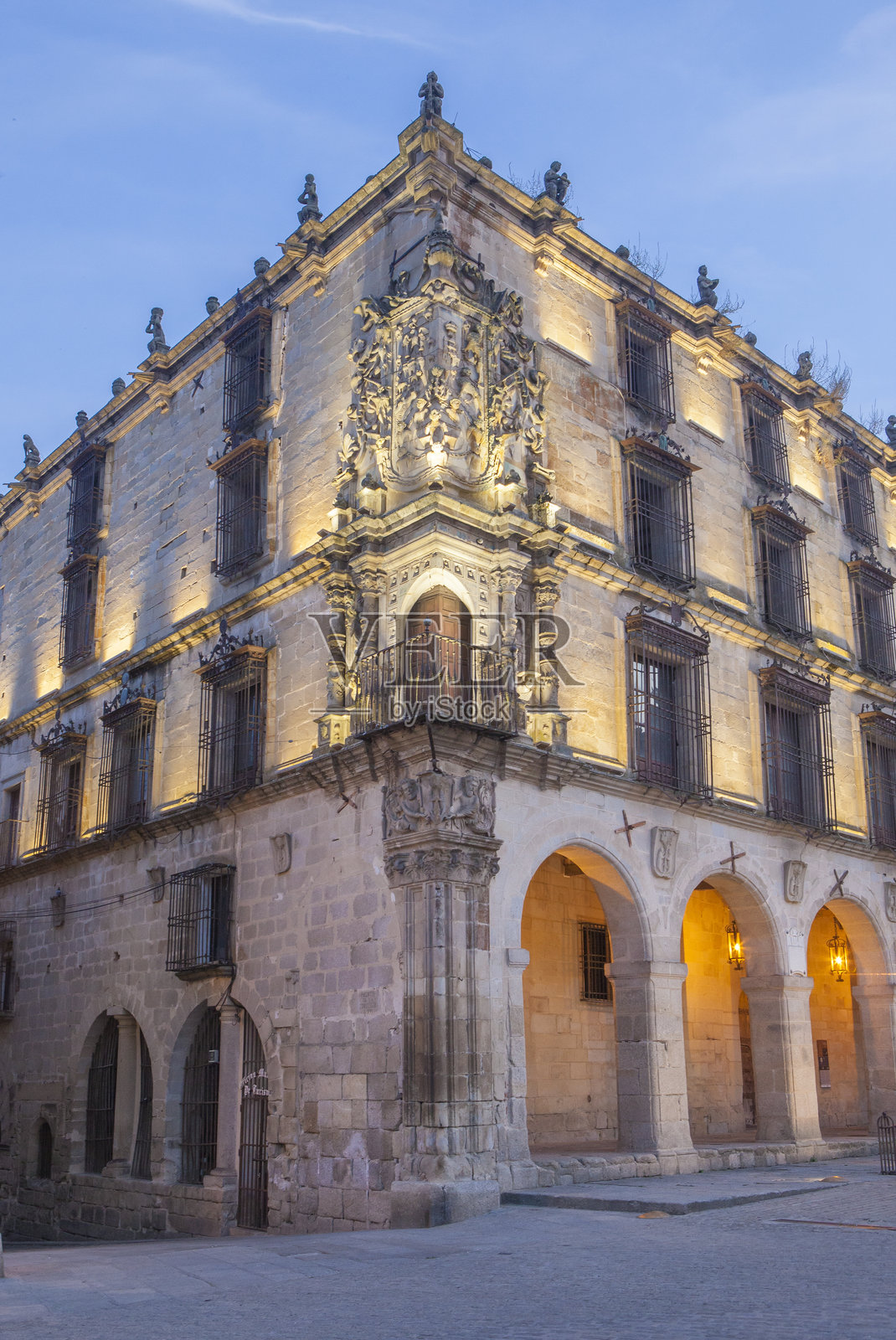 西班牙埃斯特雷马杜拉省卡塞雷斯的特鲁希略主广场照片摄影图片