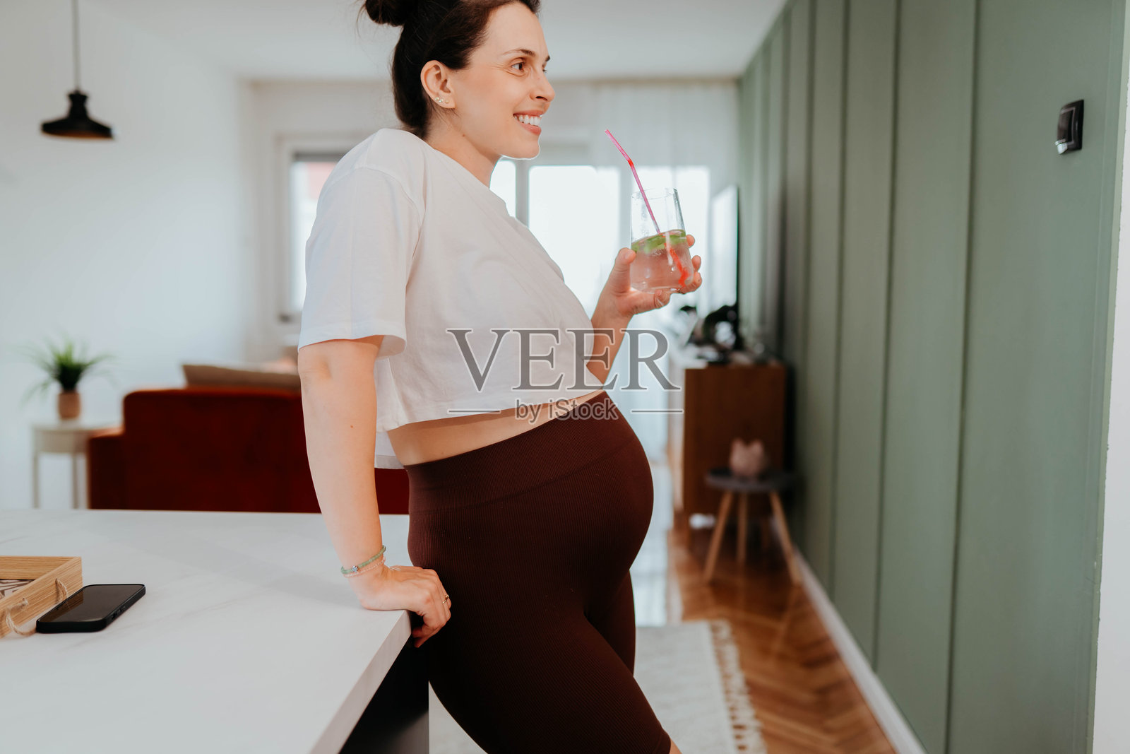 产前维生素是我每天的日常。照片摄影图片