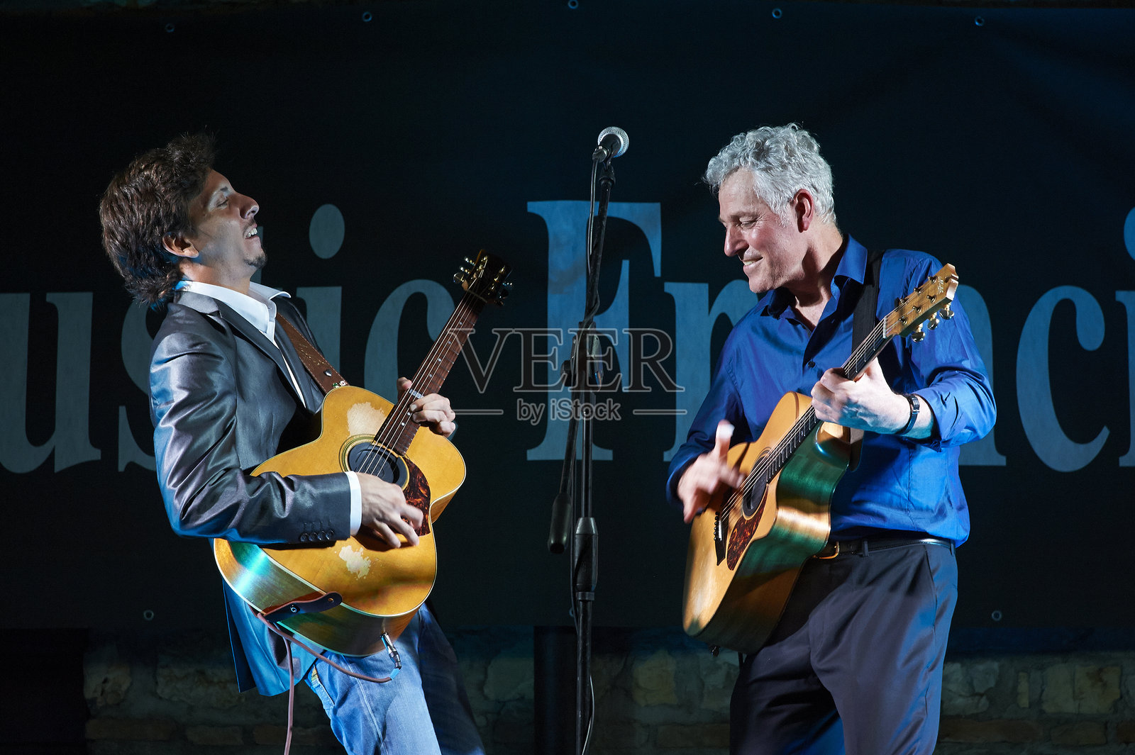 迈克尔·菲克斯和安德烈亚·瓦莱里照片摄影图片