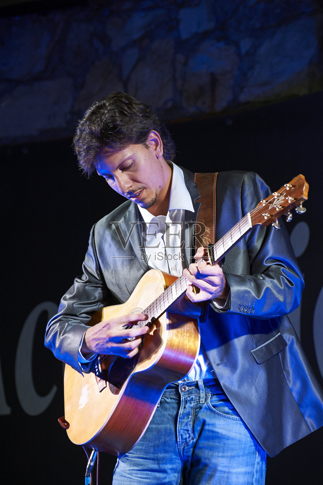 安德烈亚·瓦莱里照片摄影图片