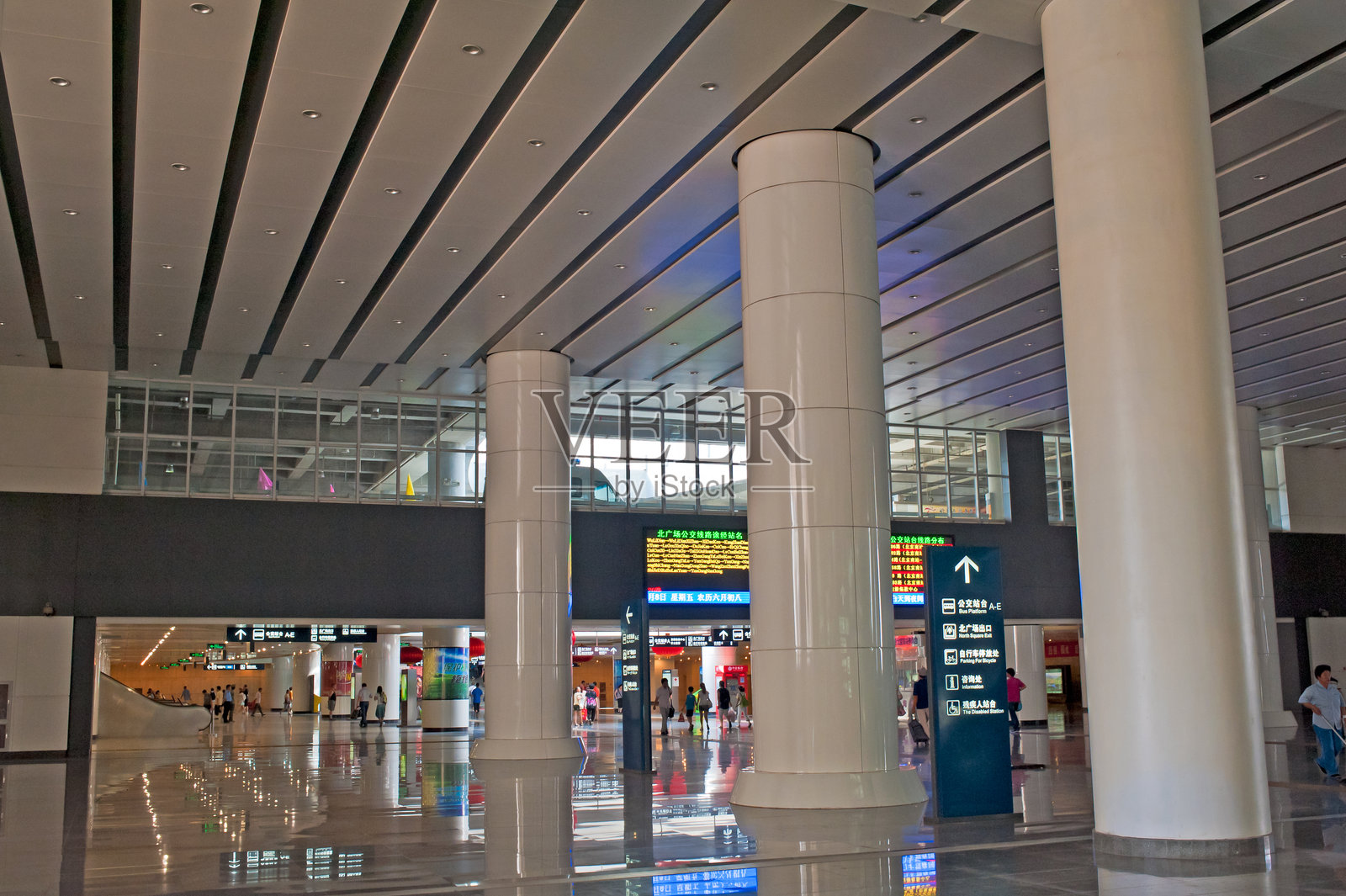 火车站 - 出发大厅照片摄影图片