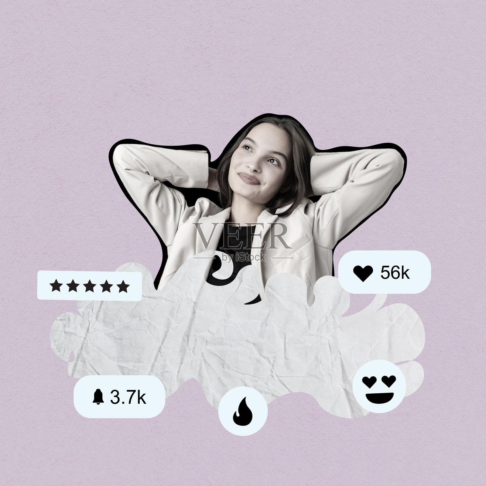 年轻女性在淡紫色背景下表达快乐和自信，同时与数字社交媒体元素互动照片摄影图片