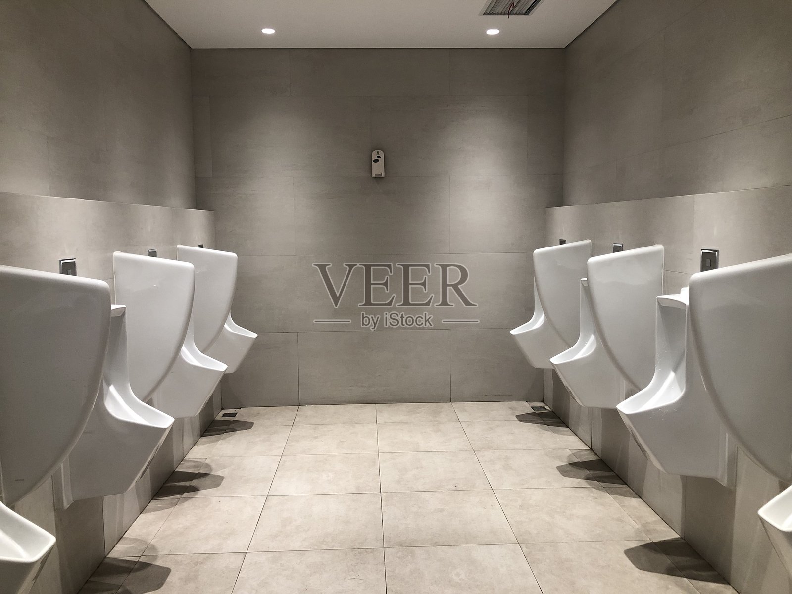 商场的公共厕所。照片摄影图片