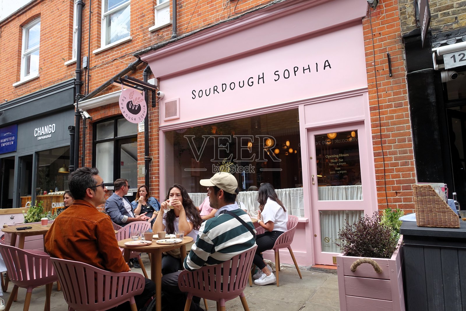酸面包索非亚，一家位于伦敦汉普斯特德佩林斯法院14号的酸面包烘焙店和餐厅照片摄影图片
