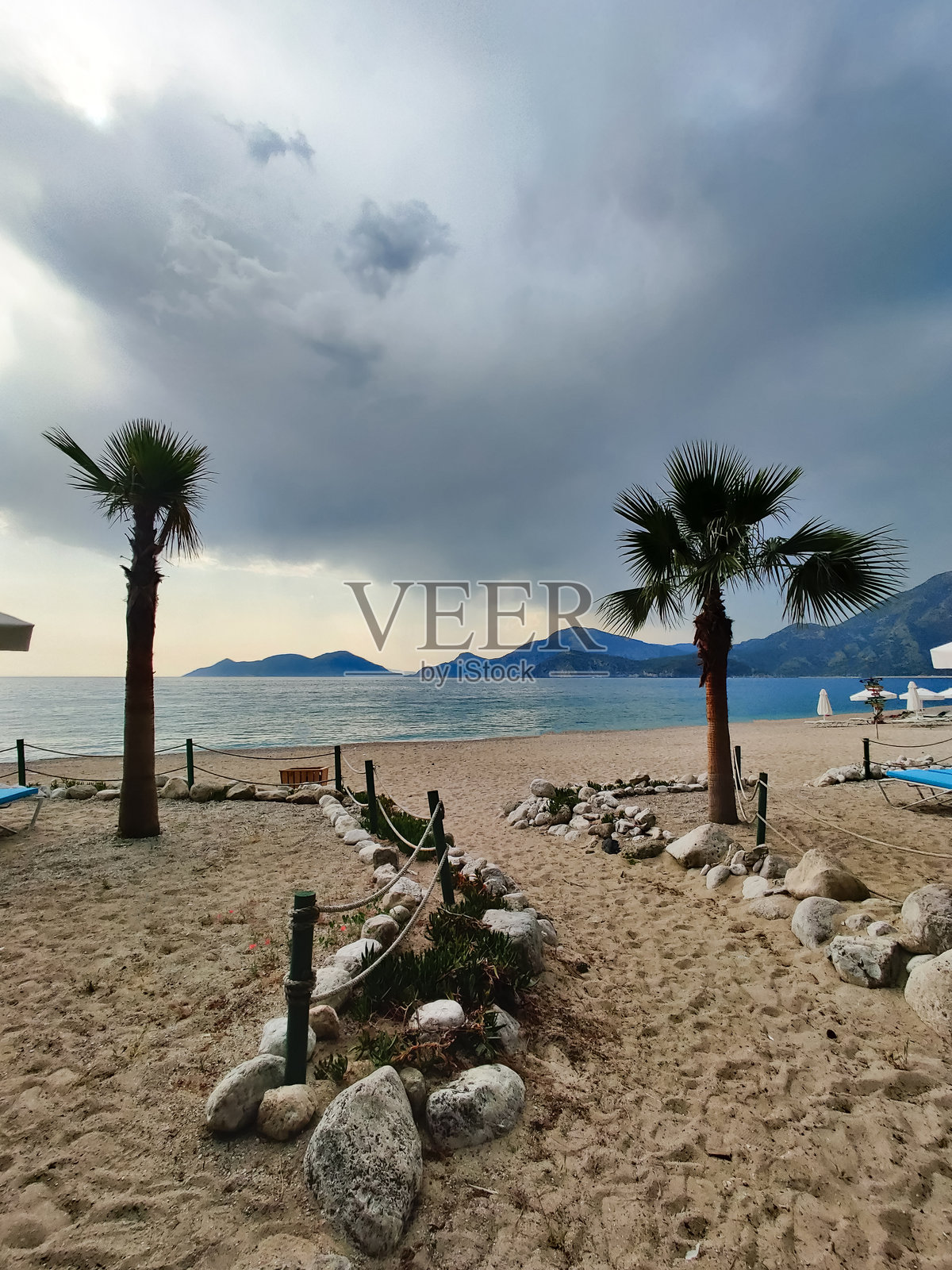 夏季海边美丽的海滩风景照片摄影图片