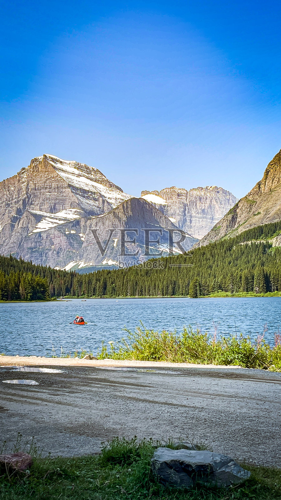 蒙大拿州许多冰川的斯威夫特库伦湖照片摄影图片