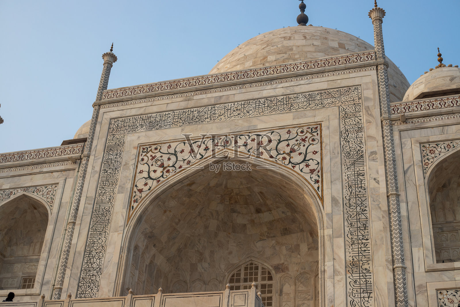 印度北方邦阿格拉的泰姬陵日落景观。照片摄影图片