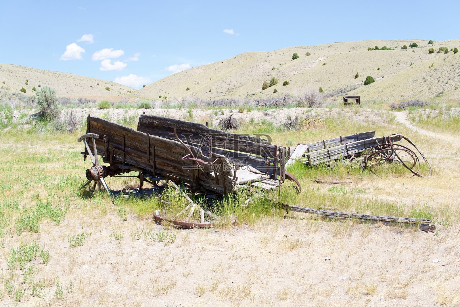 破损的马车照片摄影图片