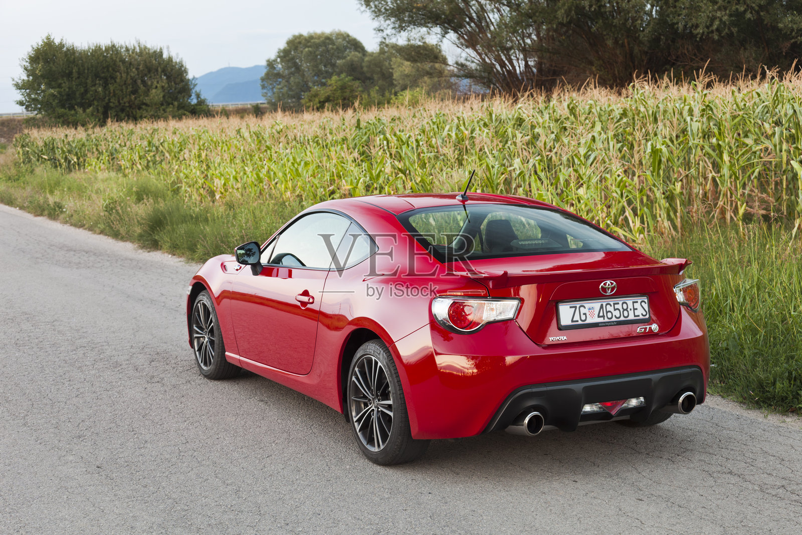 丰田GT-86的后视图照片摄影图片