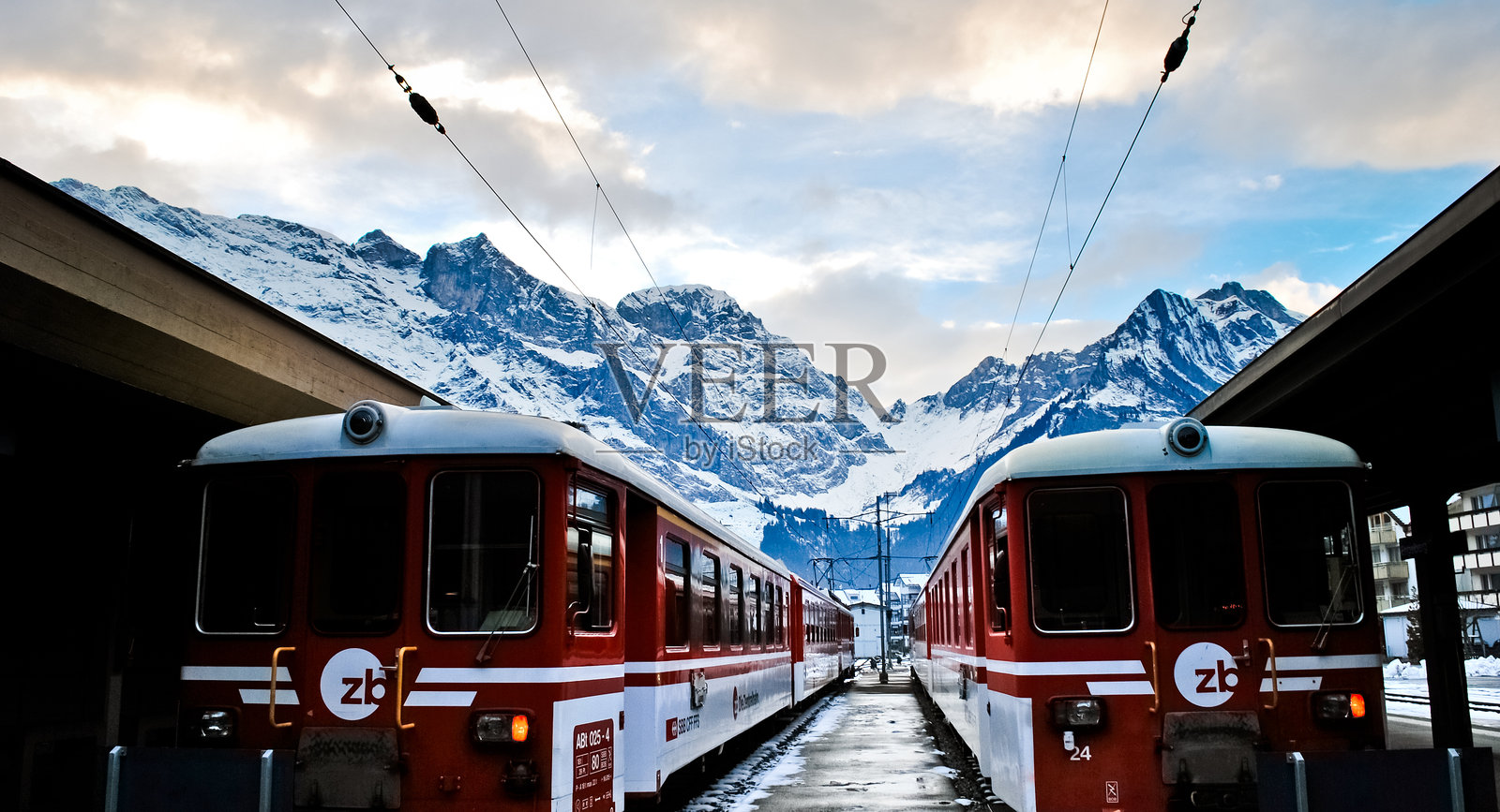 ZB火车与提特利斯山照片摄影图片