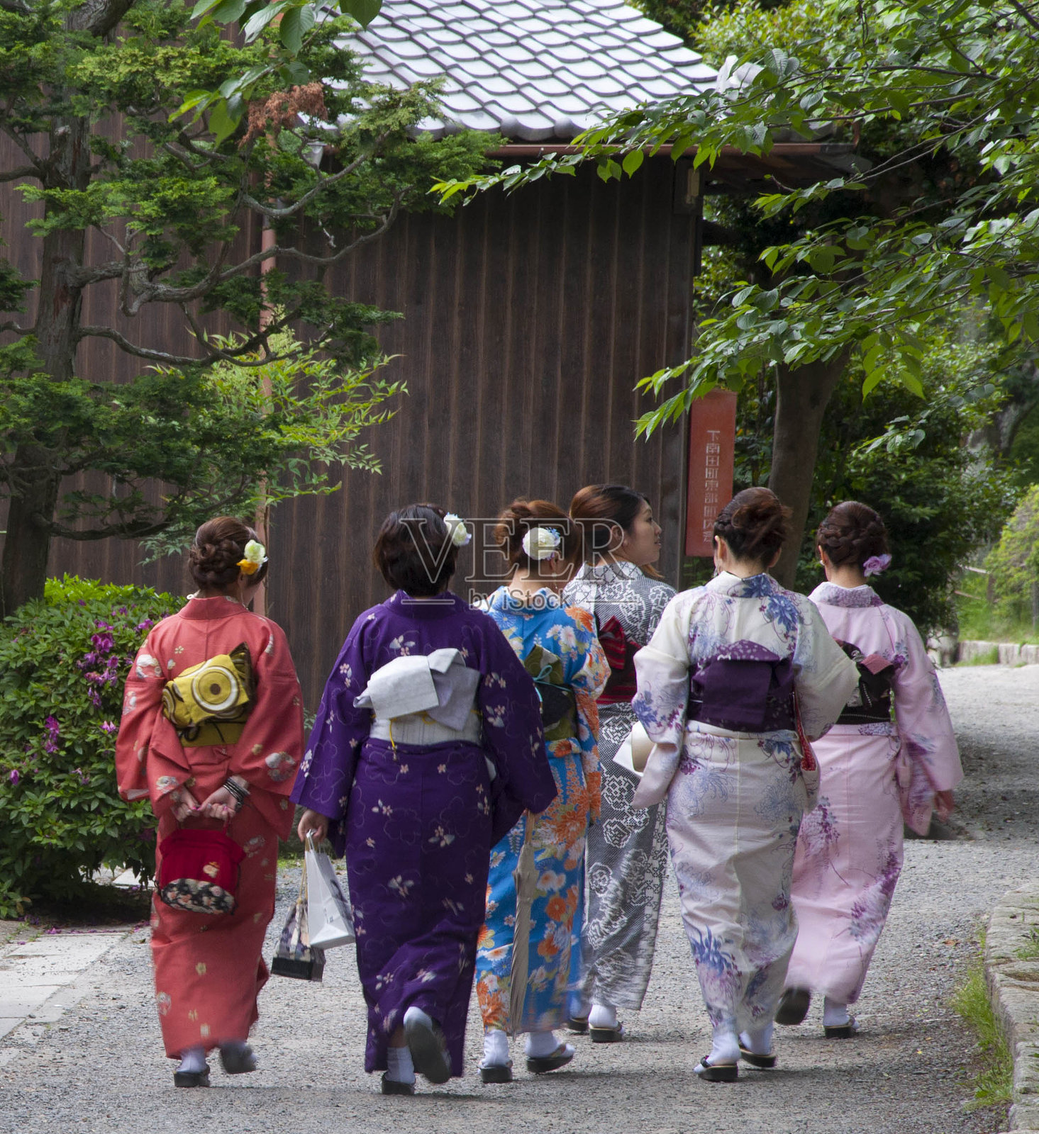 京都穿着和服的女性照片摄影图片