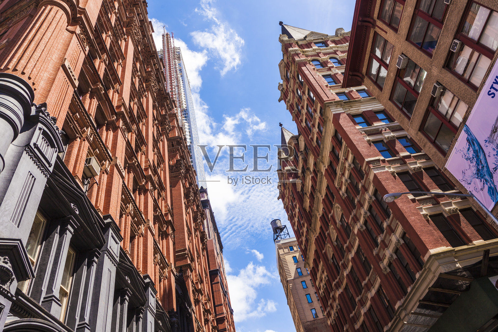 曼哈顿美丽的绿街，古老的房屋，纽约照片摄影图片