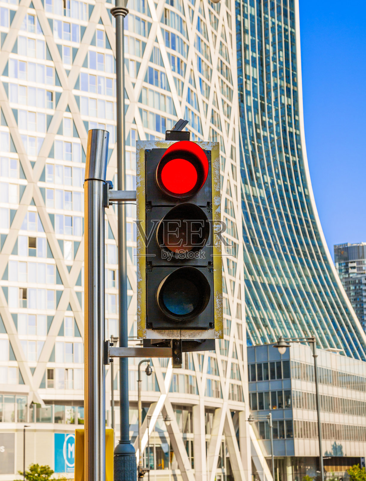 伦敦，红色交通灯特写照片摄影图片