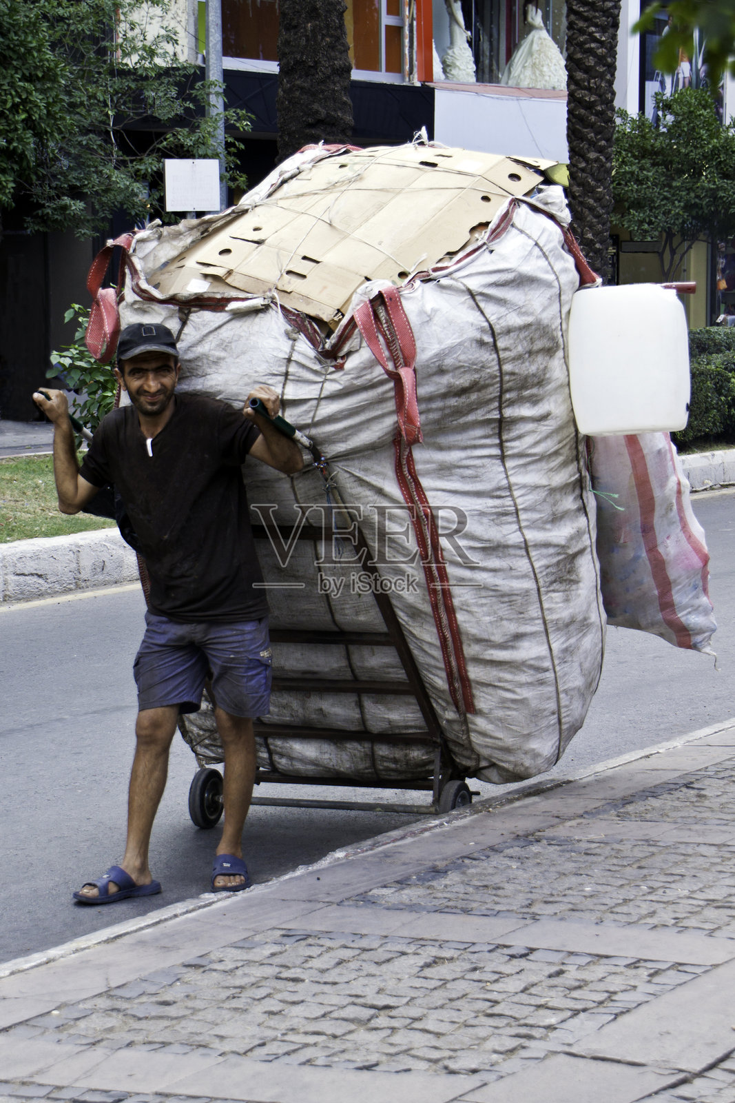 土耳其费特希耶的手推车街头送货照片摄影图片