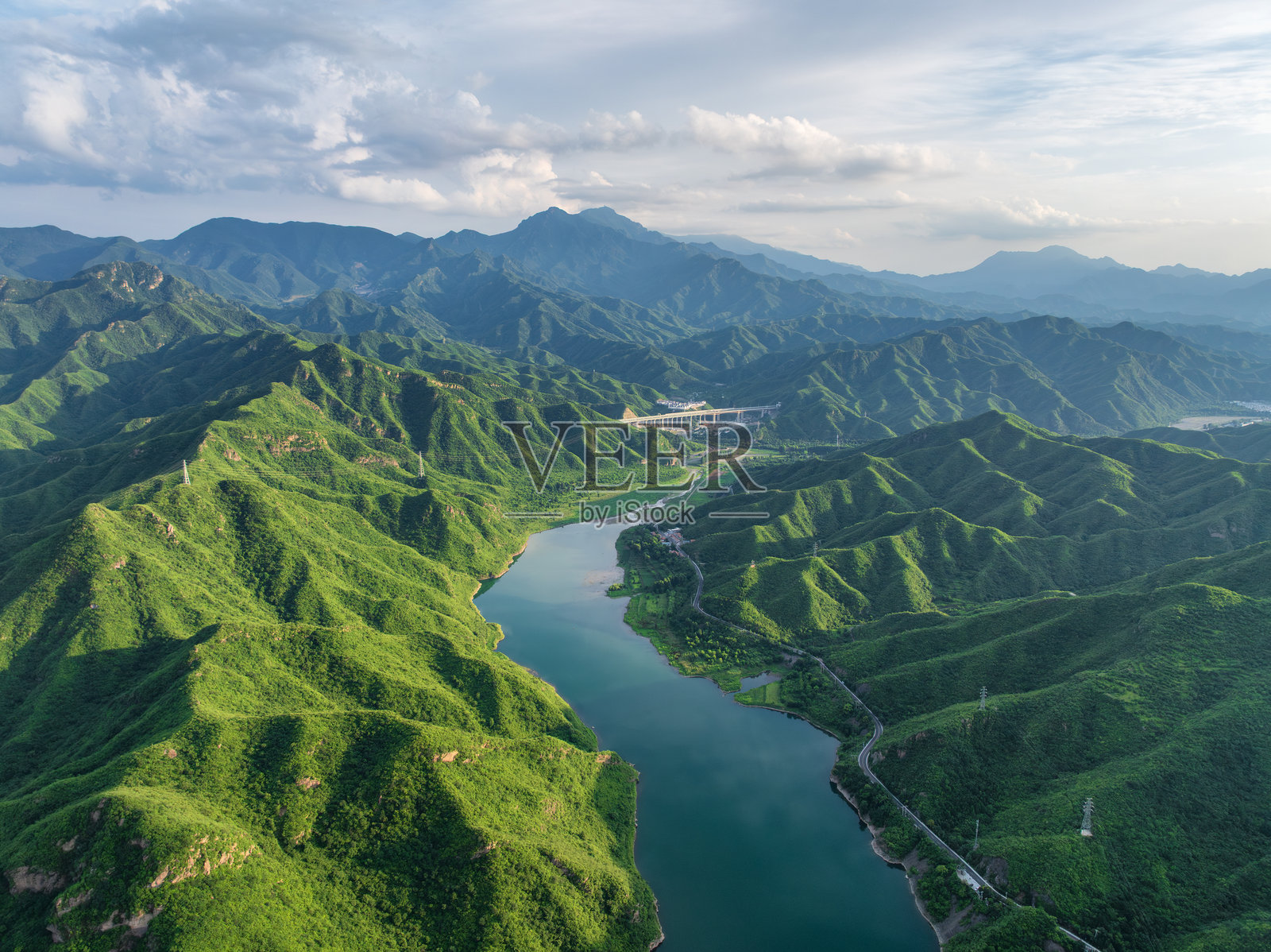 俯瞰北京美丽的寨塘水库照片摄影图片