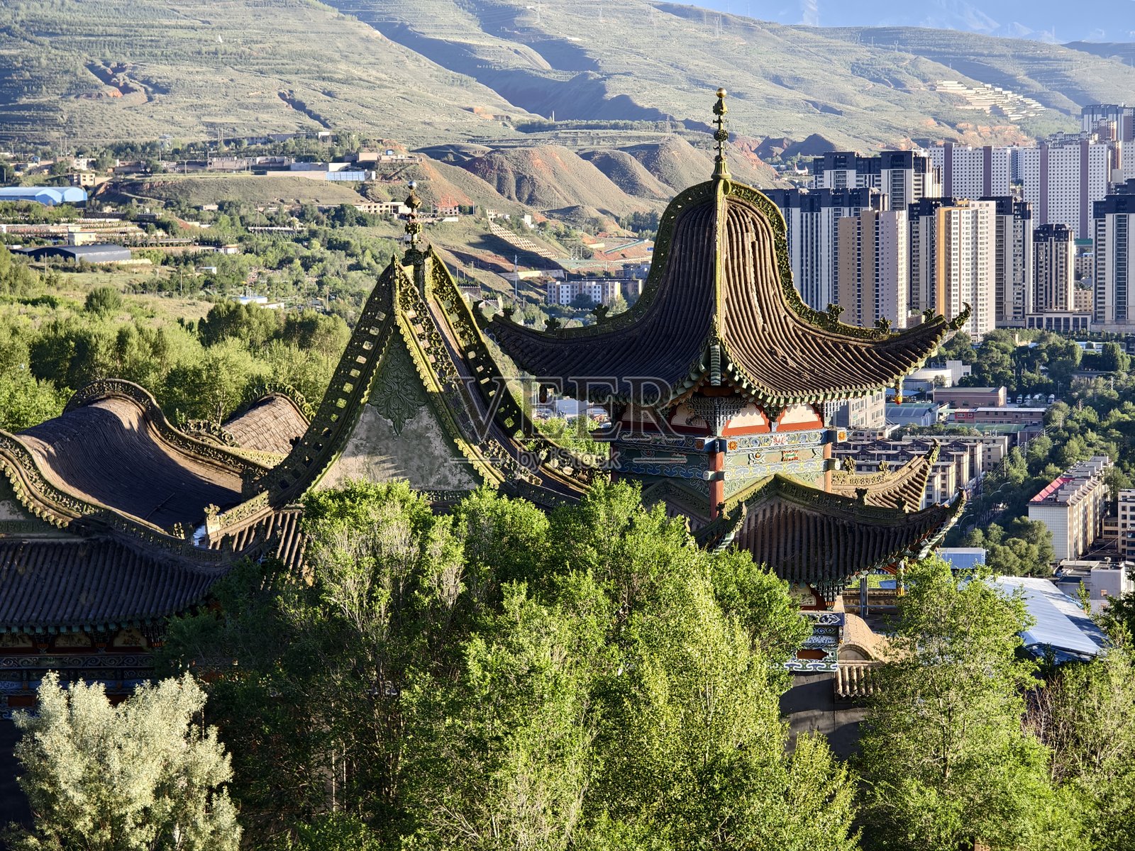 中国青海省西宁的南山公碑照片摄影图片