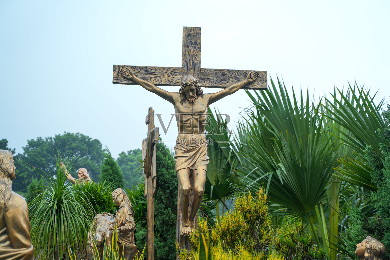 耶稣受难像，位于西孟加拉邦的班德尔教堂内。照片摄影图片