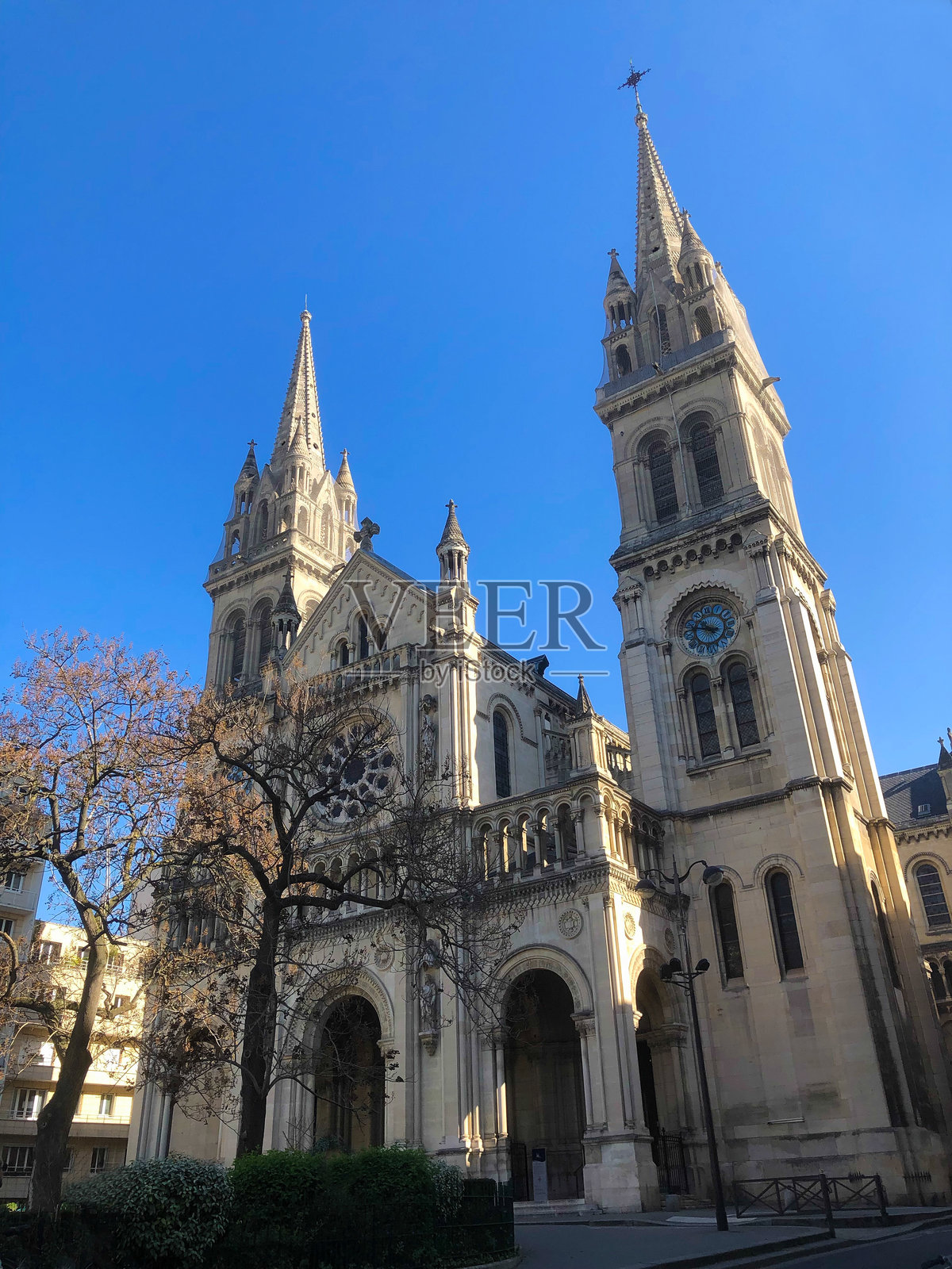 法国巴黎：圣安布鲁瓦教堂外观，11区照片摄影图片